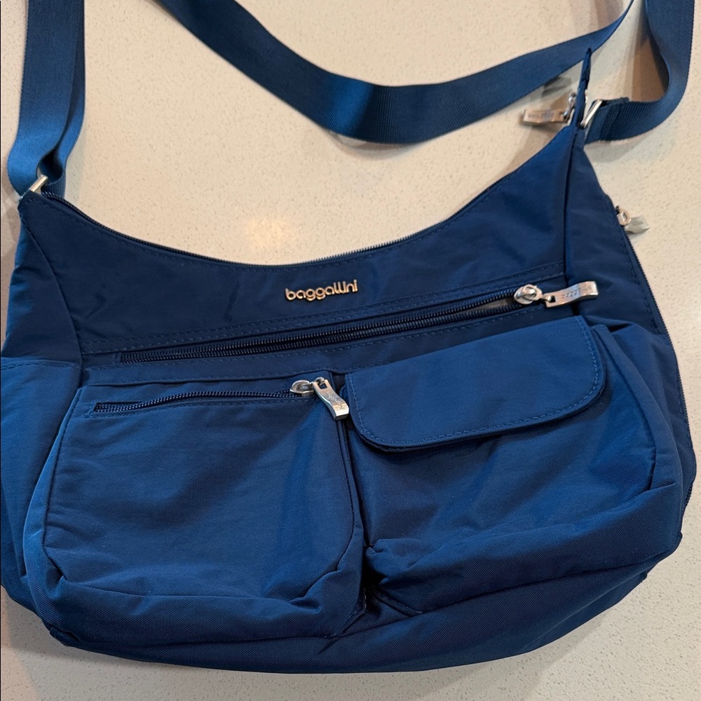 Baggallini Blue Shoulder Bag with Pouch RFID - Picture 15 of 15